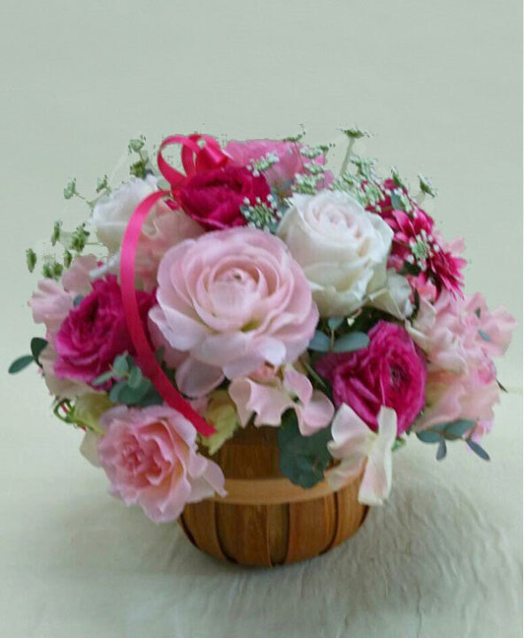 ビビットピンクをアクセントに