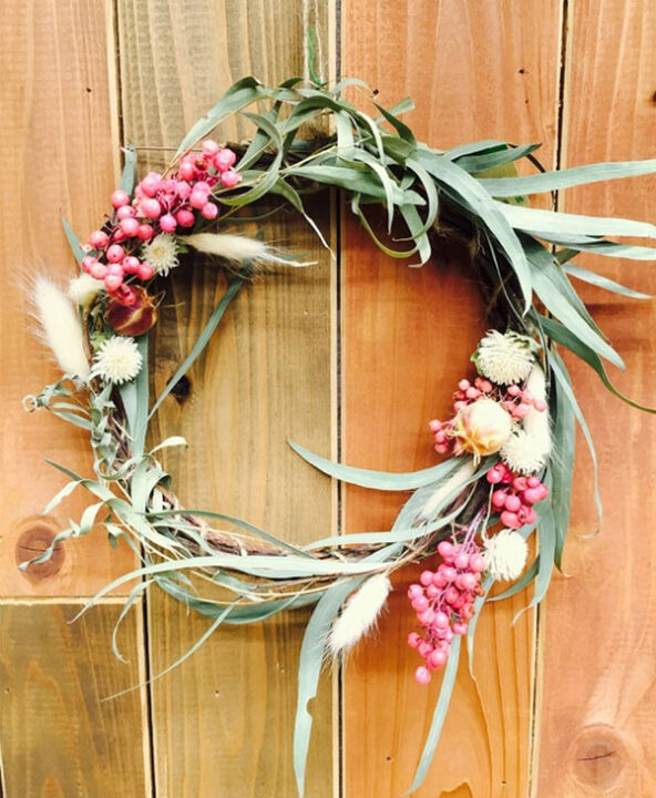 ユーカリとペッパーベリー コントラストがお洒落なリース