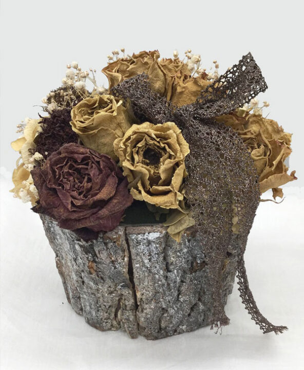 木皮のポットがまるでおとぎ話のようなかわいさ